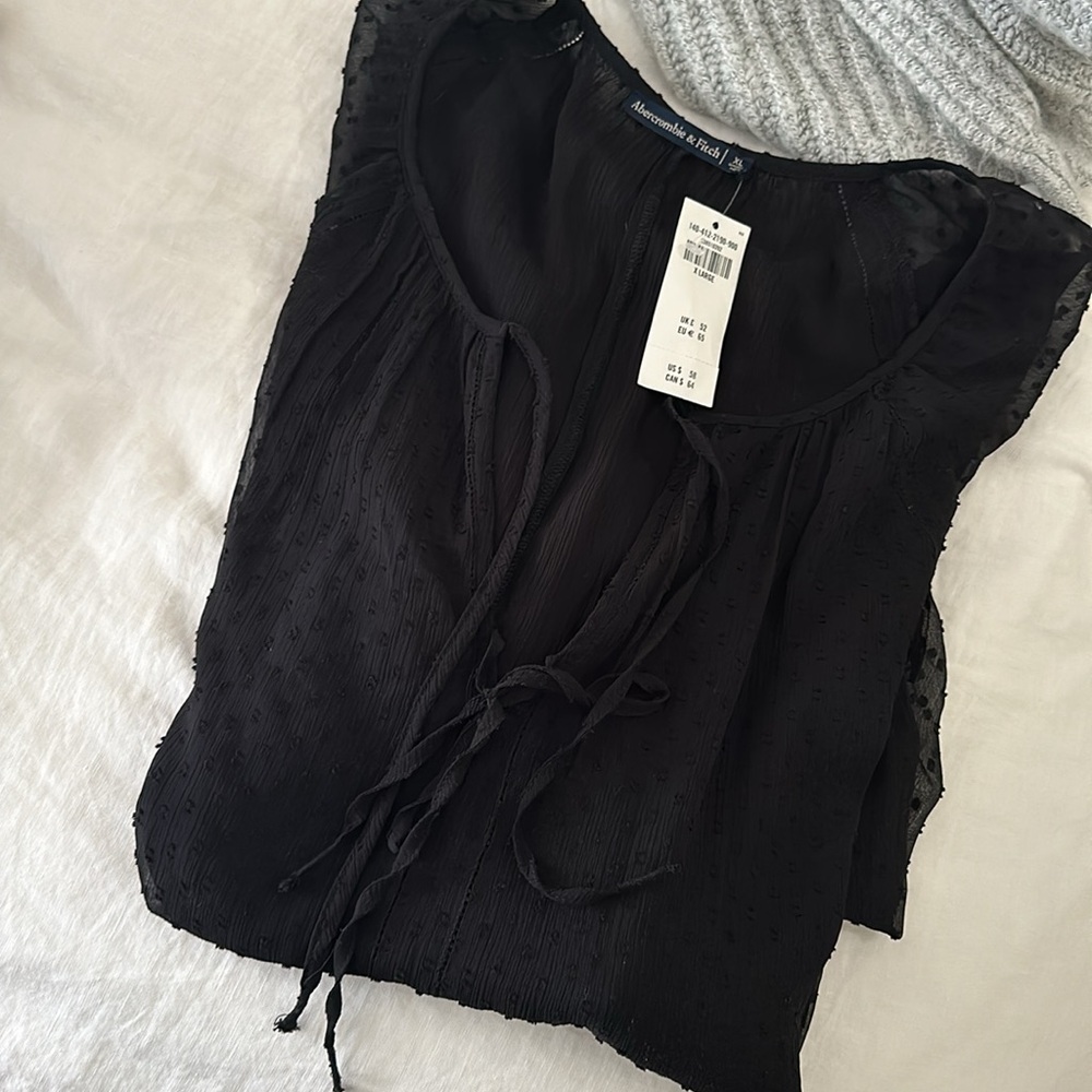 Abercrombie & fitch sheer sleeved blouse like new!